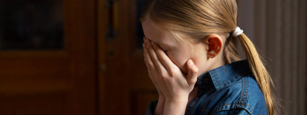 Anxiété de séparation : jusqu'à quel âge est-ce normal, et quand faut-il s'inquiéter ?