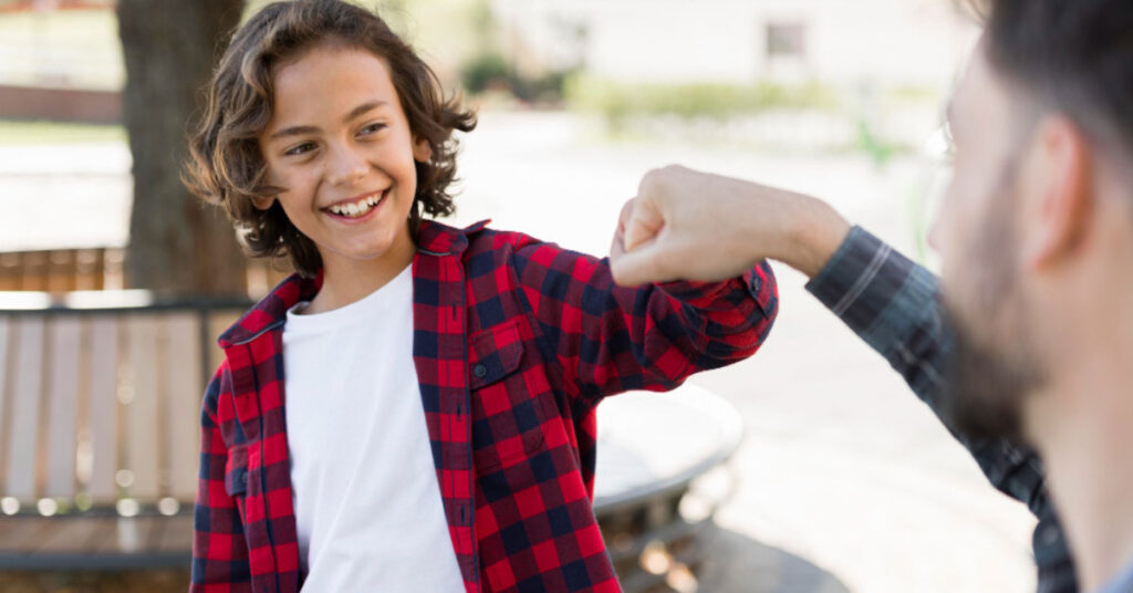 Confiance en soi chez l’enfant : 8 habitudes quotidiennes pour la renforcer durablement