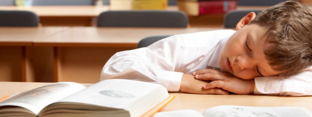 image mise en avant - Manque de sommeil et échec scolaire  quel impact réel du sommeil sur les résultats de mon enfant 